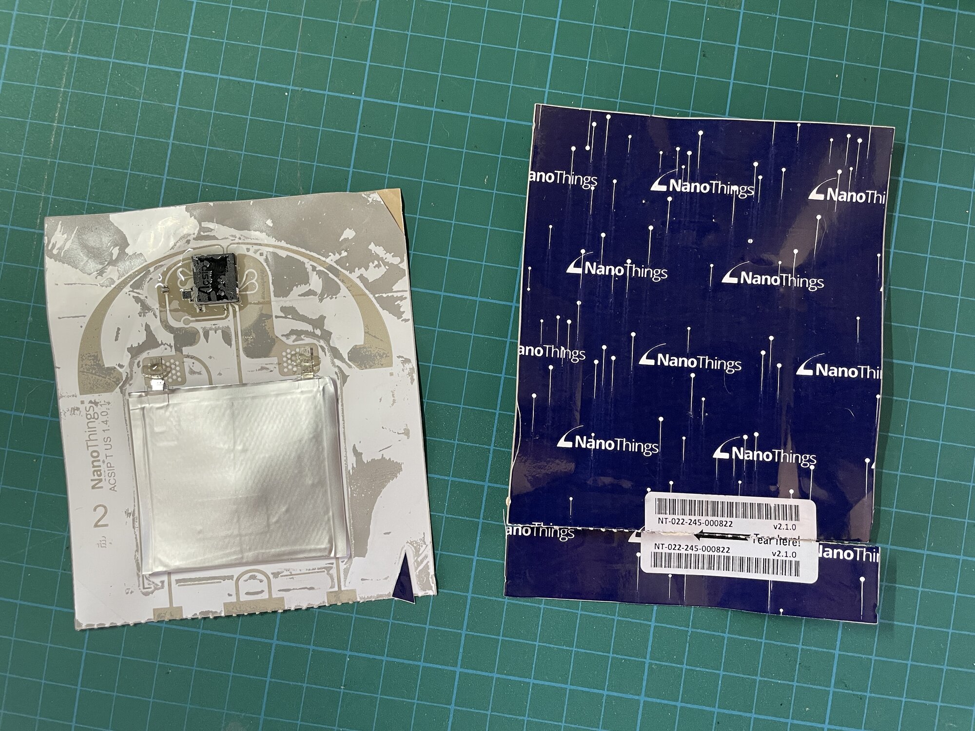 NanoTag LoRaWAN tracker with and without protective cover